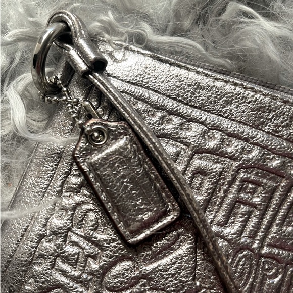 Coach Poppy Wristlet - Picture 3 of 4